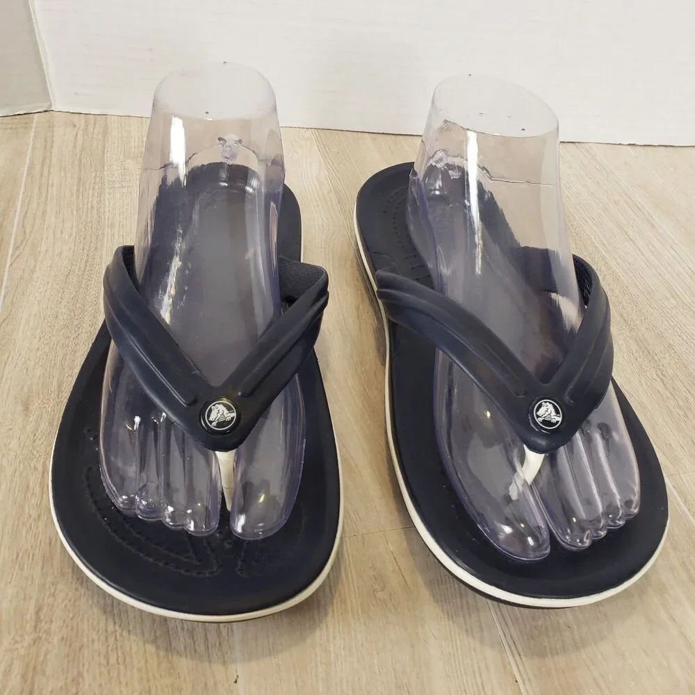 Crocs Crocband Flip Flops Men’s 6 Women’s 8 Navy White Comfort Sandals Beach